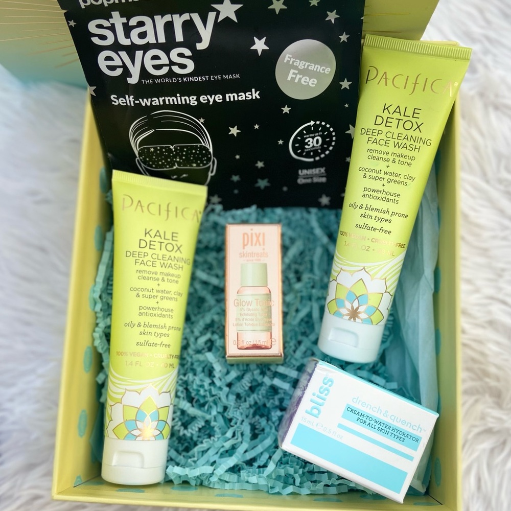 SKIN CARE BUNDLE - 5 PIECE BEAUTY LOT - ESSENTIALS